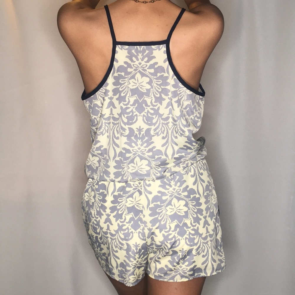 🌺🌴Tropical print romper (with pockets)🌴🌺 - Picture 2 of 5